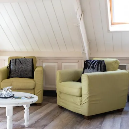 Bed & Breakfast Boerenhofstede De Overhorn Weesp